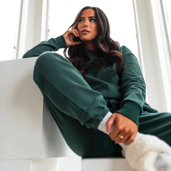 Azur Fit Hoodie in Varsity - Picture 5 of 5